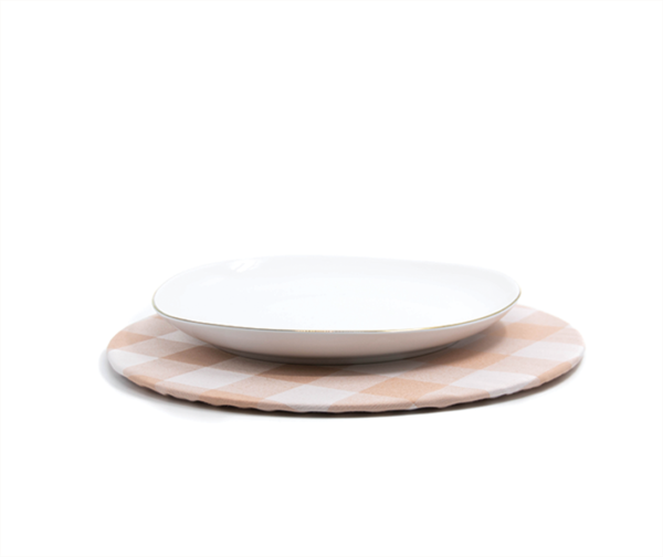 PLATO BASE + FUNDA AVELLANA CUADROS
